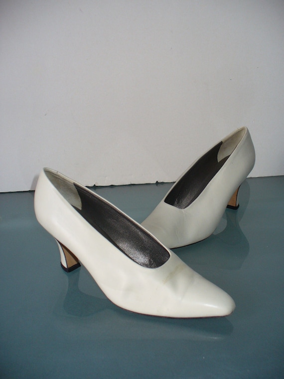 Via Spiga Made in Italy Ivory Squash Heel Pumps Si