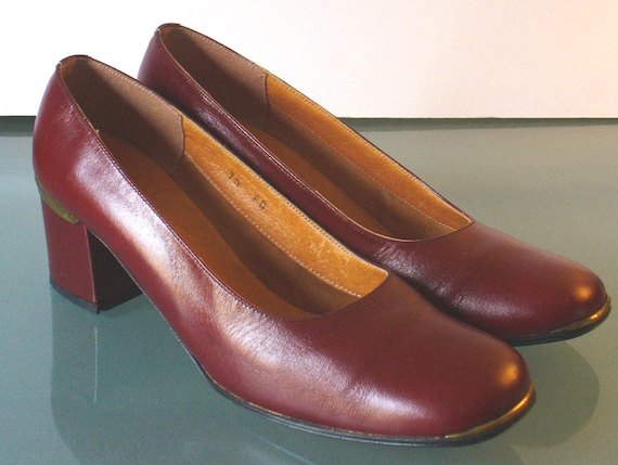 Vintage Made in Italy Etienne Aigner Oxblood Chunky talon chaussures taille 7.5US | Structurels élégantes
Vintage Made in Italy Etienne Aigner Oxblood Chunky Chunky Chunky talon chaussures taille 7.5US | Structurels élégantes
8988dc