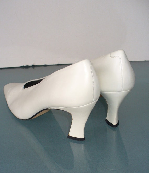Via Spiga Made in Italy Ivory Squash Heel Pumps S… - image 5