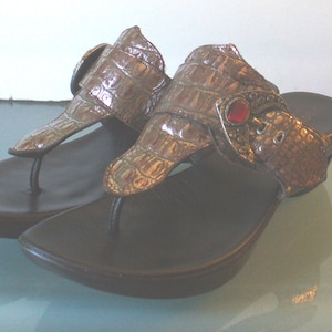 Donald J Pliner Made in The Mountains of Italy Faux Alligator Sandals Size 7 M image 2