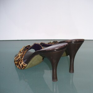 Sandalias de tacón Donald J Pliner, fabricadas en las montañas de Italia, talla 6.5 M imagen 5