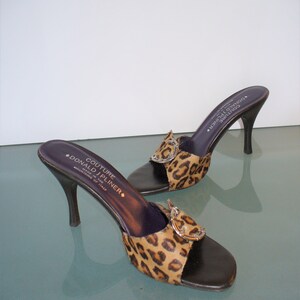 Sandalias de tacón Donald J Pliner, fabricadas en las montañas de Italia, talla 6.5 M imagen 3