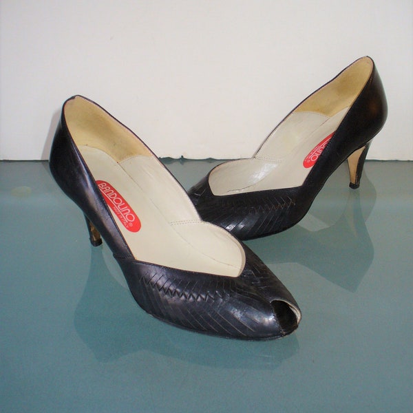 Vintage Bandolino Made in Italy Peep Toe Heels Size 7.5 US