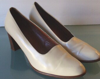 Vintage Made in Italy Bone Coach Shoes Size 10M