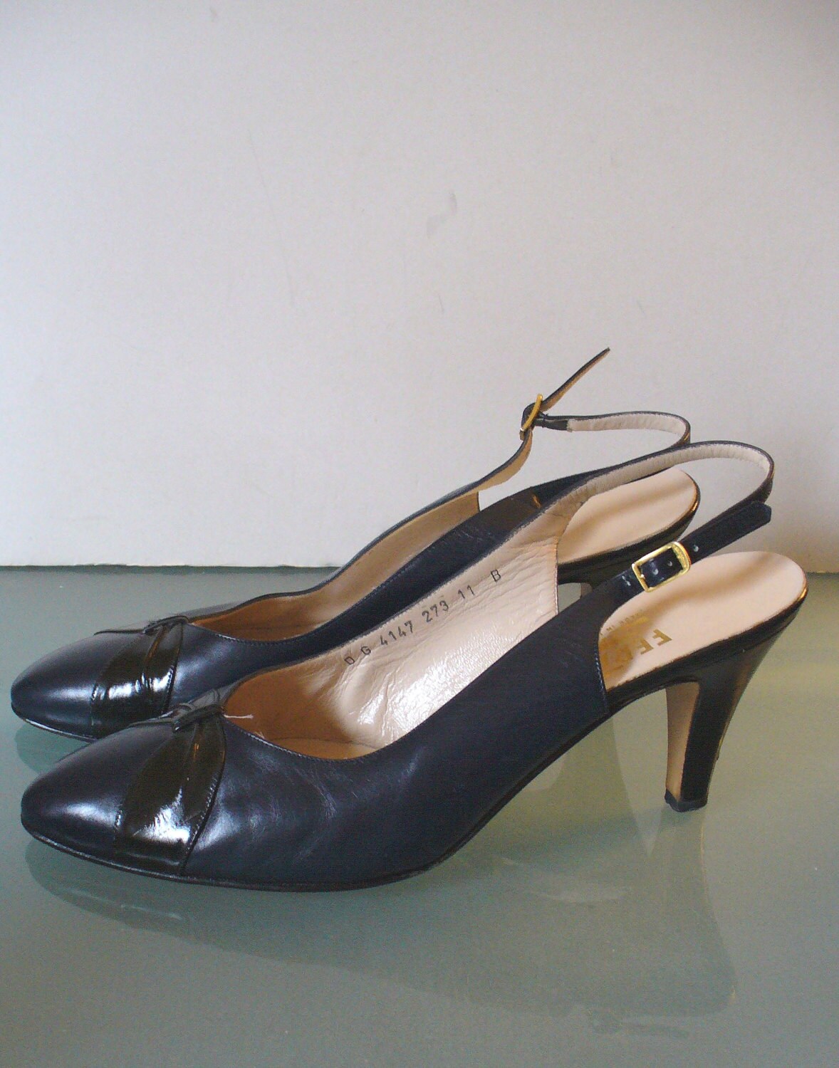 Made in Italy Salvatore Ferragamo Navy & Black Slingback Pumps Size 11 B US