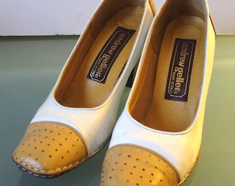 Vintage Made in Italy Andrew Geller Spectator Pumps Size 6