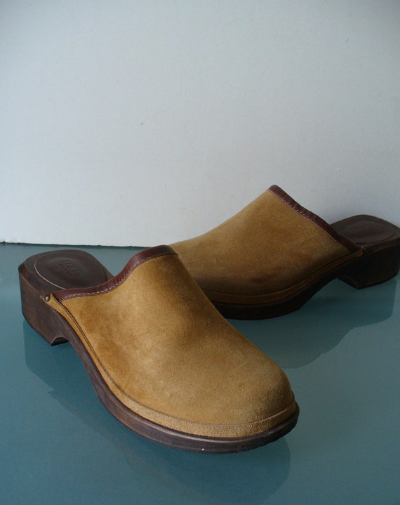 j crew clogs