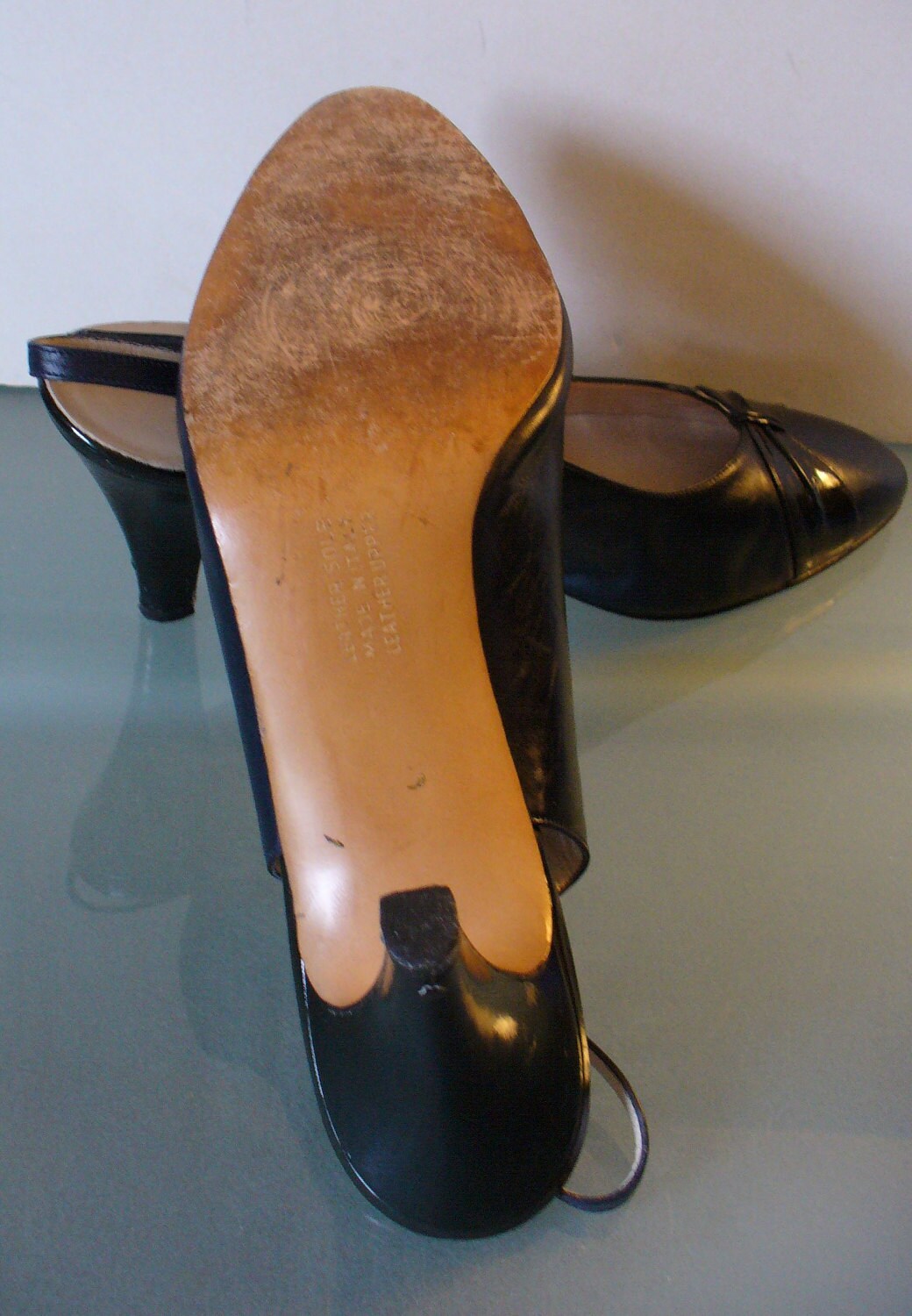 salvatore ferragamo osimo pump