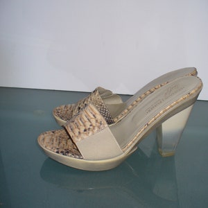 Donald J Pliner Made in Italy Snake Detail Heels Size 6 M