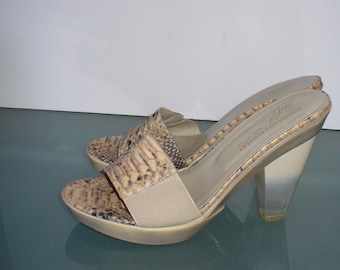 Donald J Pliner Made in Italy Snake Detail Heels Size 6 M