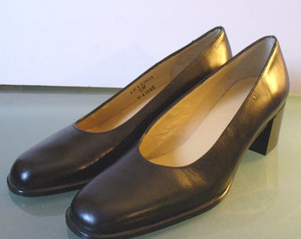 Lands End Made in Italy Ladies Black Pumps Size 6M