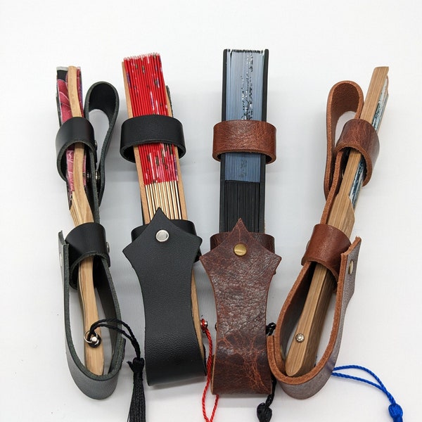 Petit étui pour éventail en cuir et soie