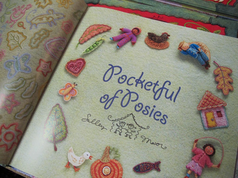 Pocketful of Posies: A Treasury of Nursery Rhymes Autographed picture book image 5