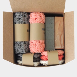 Christmas Gift set for Her Him, 2 Vegan Soaps Washcloth Face Scrubbies, Couple Gift Box Women Men Gray / Peach