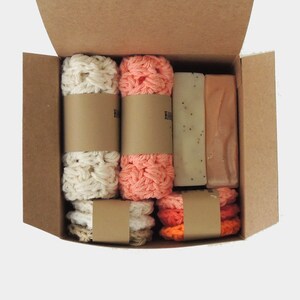 Mother Gift Box Mom Christmas Gifts for women Vegan Soap Gift Set with Cotton Washcloths and Face Scrubbies, Women Stocking Stuffer Natural / Peach