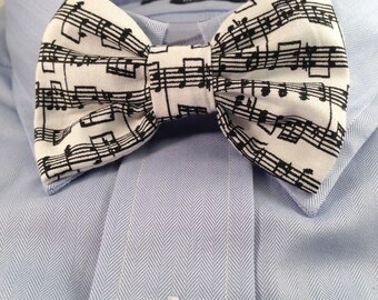Music Print Bowtie / Bow Tie