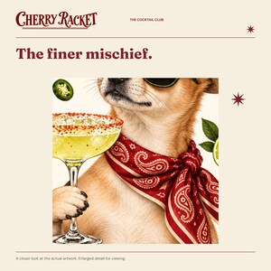 Op de afbeelding: Een beige hond met een donkere zonnebril en een rode paisley bandana om de nek, die een cocktailglas met een met chili bestrooide rand vasthoudt. De afbeelding bevat de tekst Cherry Racket, The Cocktail Club en The finer mischief.