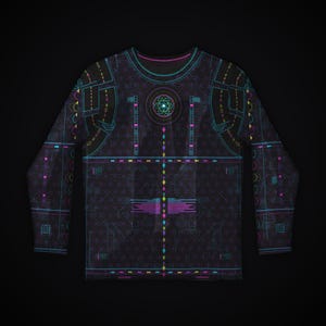 Op de afbeelding: Een zwart shirt met lange mouwen voorzien van een complex, rasterachtig geometrisch patroon in neonblauw, roze en geel. Het ontwerp bevat een centrale cirkelvormige afbeelding in mandala-stijl op de borst en verticale lijnen.