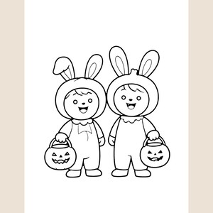 Peut inclure: Une illustration en noir et blanc au trait repr&eacute;sentant deux enfants v&ecirc;tus de costumes de lapin avec de longues oreilles. Chaque enfant tient un seau rond en forme de citrouille avec un visage de lanterne sculpt&eacute; pour Halloween.