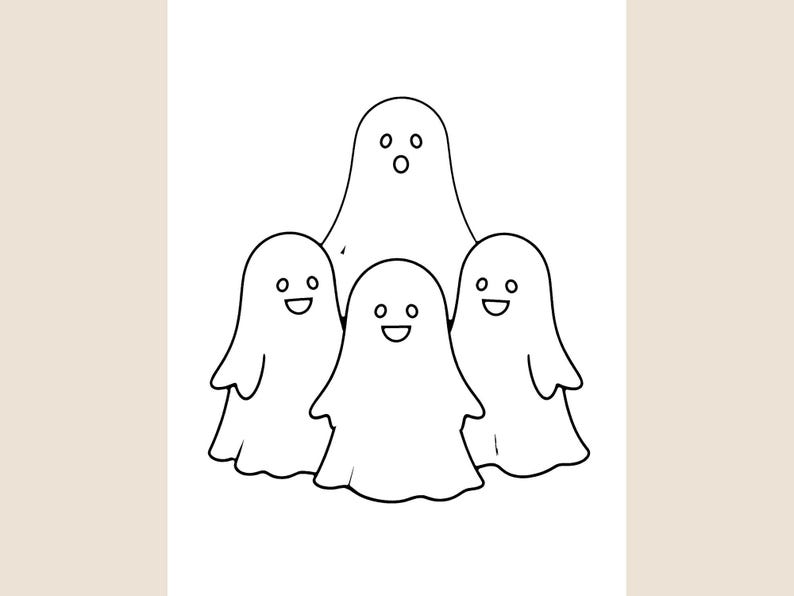 Peut inclure: Un dessin au trait noir et blanc repr&eacute;sentant quatre fant&ocirc;mes dispos&eacute;s en groupe. Les fant&ocirc;mes ont des formes arrondies simples, le fant&ocirc;me du haut a une bouche ovale et les trois fant&ocirc;mes du bas ont de larges sourires.
