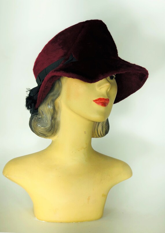 1960s felt fedora - size 22 - 1960s maroon cloche… - image 2