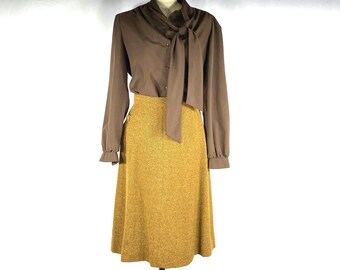 1940s golden brown wool skirt - small - 1940s wool skirt - 1940s skirt in flecked golden brown color with side pocket