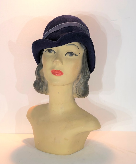 1930s navy wool demi cloche with turned up brim an