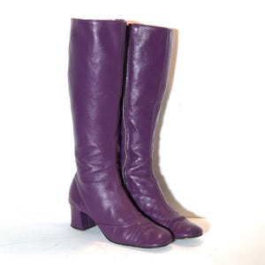 1960s purple go go boots - size 6.5 - 1960s mod boots - 1960s go go boots - 1960s vintage boots in rare purple patent leather - gogo boots