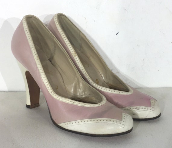 des années 1940 en cuir rose et blanc spectateur pompes - chaussure de spectateur taille 6.5-années 1940 - années 1930 spectateur chaussure - spectateur chaussures - rose des années 1940 | Insolite
des années 1940 en cuir rose et et et blanc spectateur pompes - chaussure de spectateur taille 6.5-années 1940 - années 1930 spectateur chaussure - spectateur chaussures - rose des années 1940 | Insolite
fdc5b6