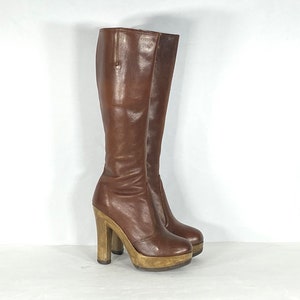 1970s Sbicca platform boots - size 5.5 - 1970s burgundy leather boots with molded platform heels - 1970s platform boots - 1970s boho boots