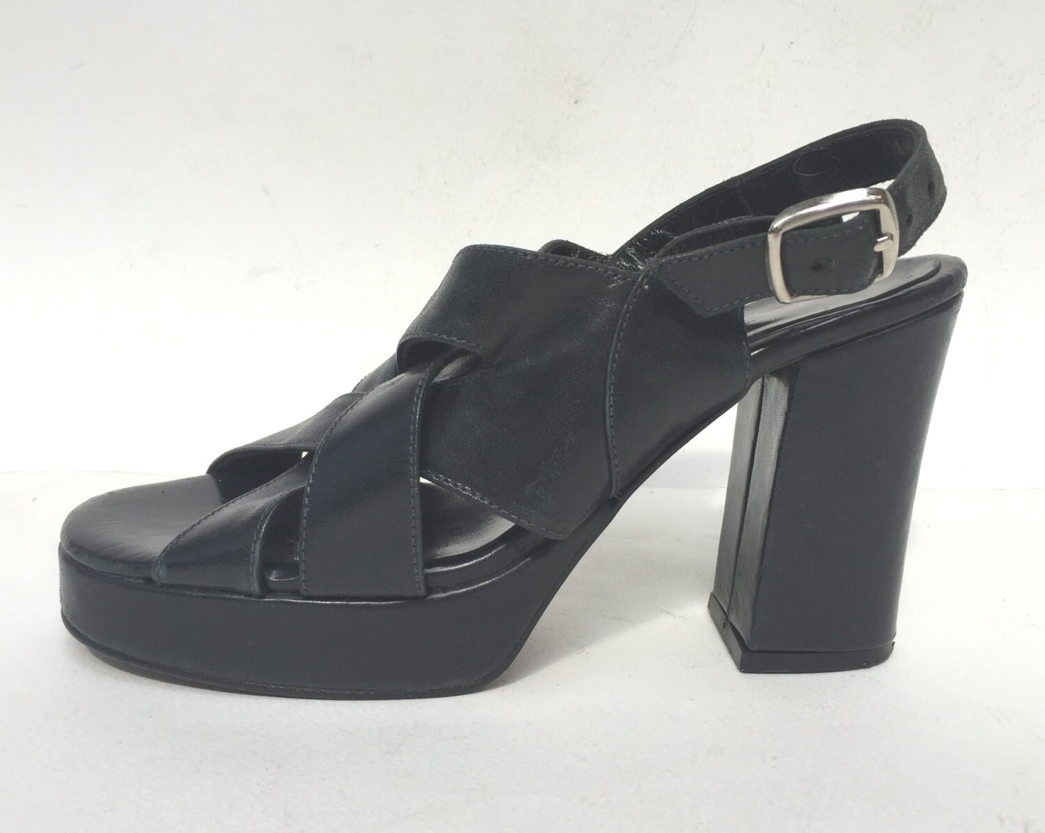 platform sandals 1970s