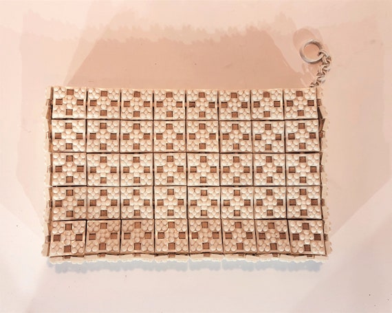 1940s Platiflex off-white plastic woven tile bag -