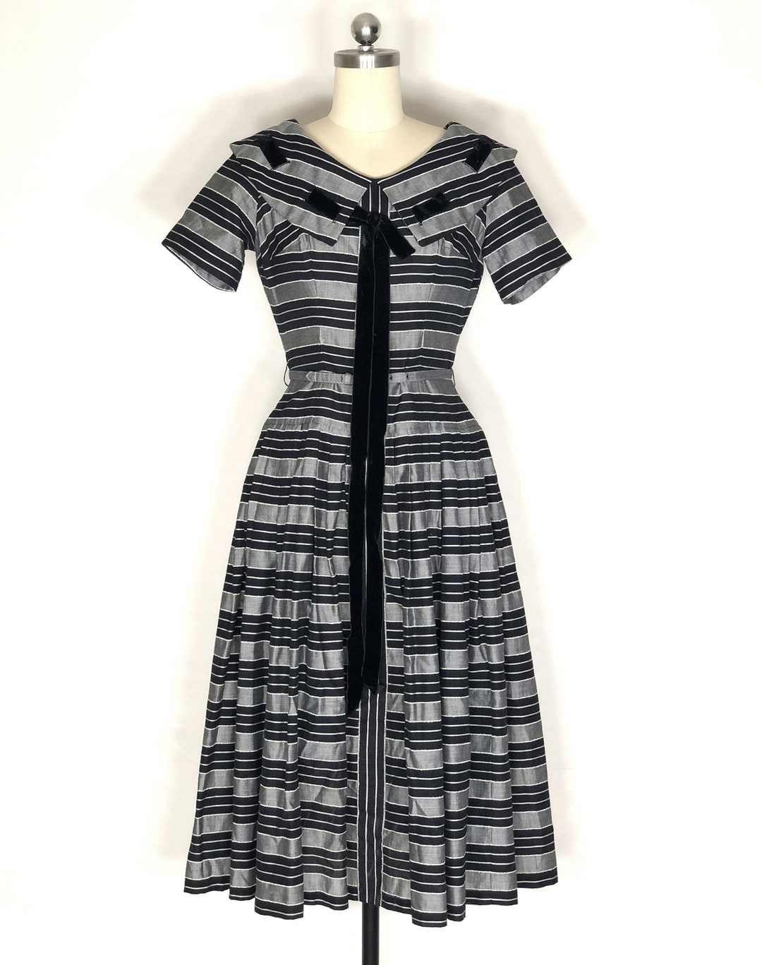 1950s New Look Dress Small 1950s Black and Gray Dress With - Etsy
