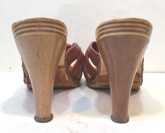1970er Jahren maroon Leder und Holz Plateau Sandalen Größe Ten Points Holz Sandalette Plateau Sandaletten braun