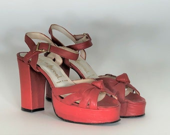 1970s red-orange leather platform sandals - size 5 - 1970s platform shoes - 1970s platforms red leather - 1970s platform sandals