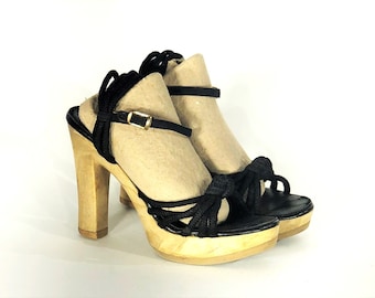 1970s Sbicca platforms - size 8 narrow - 1970s platform shoes - 1970s platform sandals molded plastic heels - 1970s super high platforms