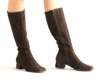 Botas Go Go estilo años 60 hechas a mano - Todas las tallas - Ante marrón oscuro - Tacón bajo