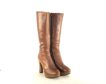 Botas de plataforma de cuero marrón Sbicca de los años 70 (talla 8)