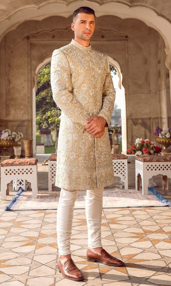 DEEUCO Men's Traditional White and Golden Wedding and Sherwani Jutti (