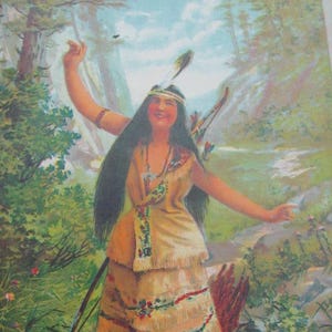 Op de afbeelding: Illustratie van een persoon in traditionele Native American kledij, balancerend op een boomstam boven een beek. De persoon draagt een jurk met franjes, een kralenketting en een gevederde hoofdtooi. De achtergrond toont weelderig groen en een serene waterpartij.