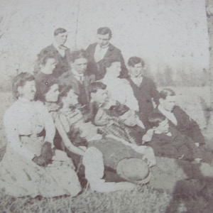 Originele foto antiek circa 1800//foto portret van familie mannen vrouwen groep//RPPC CDV kastkaart 19e eeuw vroeg