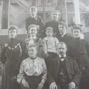 Originele foto antiek circa 1800//foto portret van familie mannen vrouwen groep//RPPC CDV kastkaart 19e eeuw vroeg