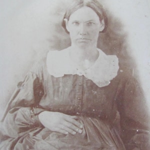 Originele foto antiek rond 1800//foto portret van dame vrouw//RPPC CDV kastkaart 19e eeuw vroeg