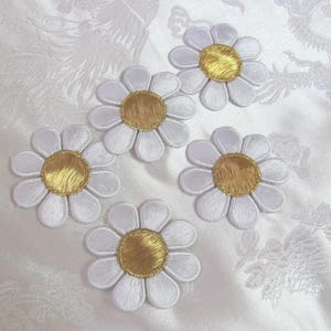 White Daisy Flower Decorative Iron On Sew On Embroidered Patch Applique  2" - Many more available in my shop! *Free letter rate shipping!!**
