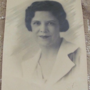 Original Photograph Antique Circa 1930's // Portrait Lady Woman Mom Mother Grandmother // Black and White 7" x 9"