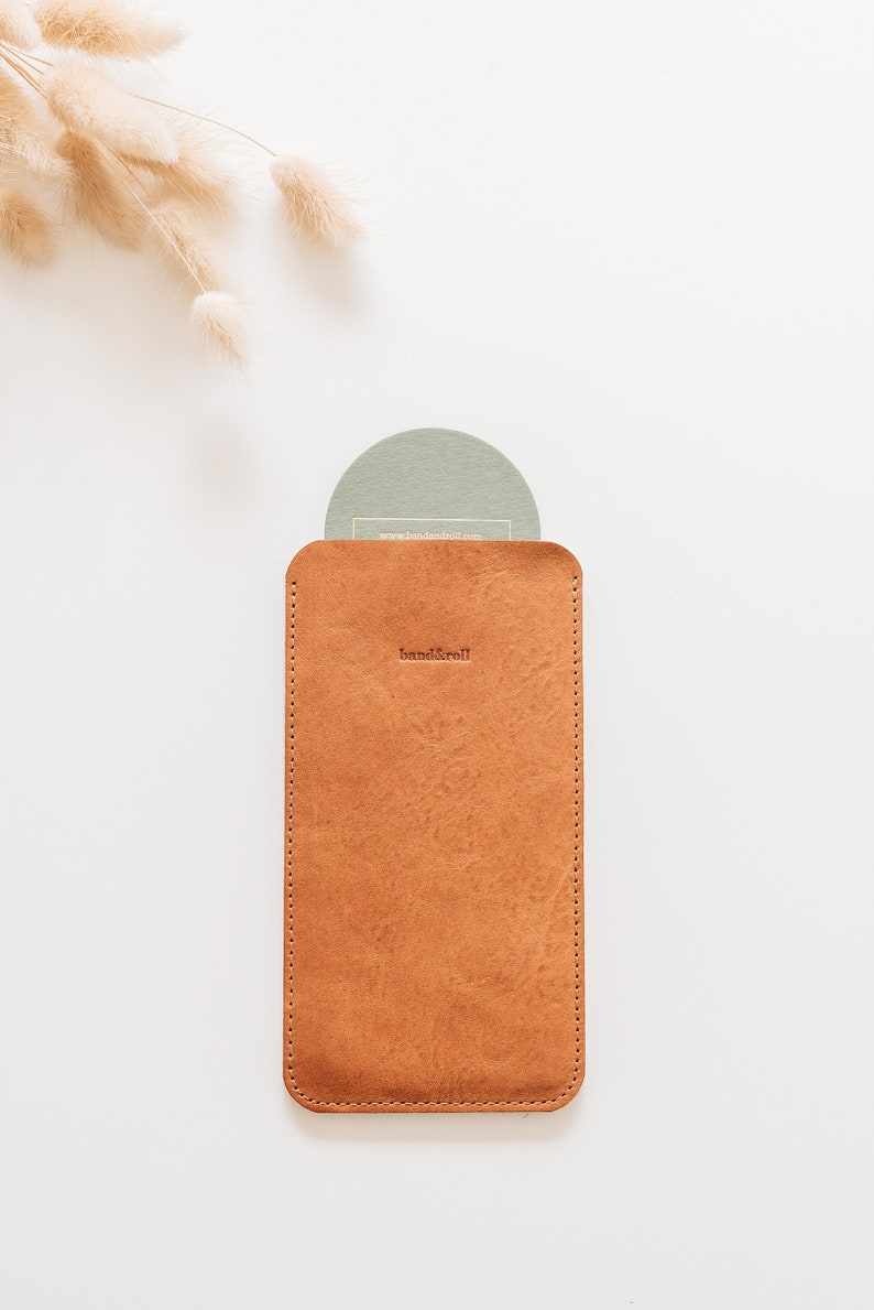 Premium iPhone Leather Case, Fits iPhone 15 Series, Handcrafted Minimalist Sleeve Dandy Brun image 7