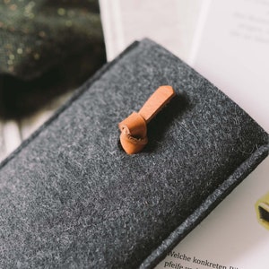 Refined iPhone 15 Case for the Mindful Individual, Brown Leather & Anthracite Wool Felt, Easy Pull-Out Leather String Knot image 2