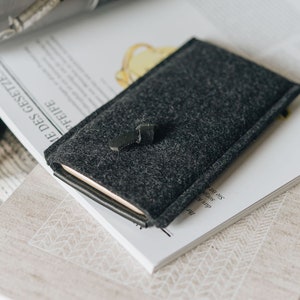 Refined iPhone 15 Case for the Mindful Individual, Brown Leather & Anthracite Wool Felt, Easy Pull-Out Leather String Knot image 6
