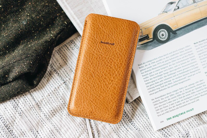 Premium iPhone Leather Case, Fits iPhone 15 Series, Handcrafted Minimalist Sleeve Dandy Brun image 3