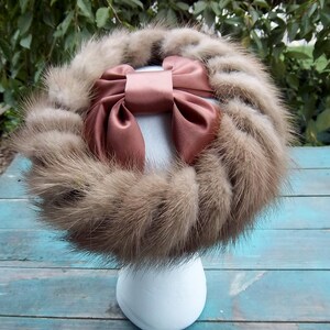 Mid Century Vintage 1950s Mink Fur Pill Box Hat With Silk  display picture 1